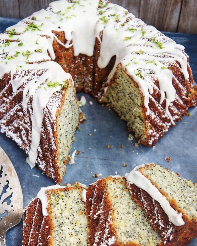 Deliciosa torta de limón con glaseado