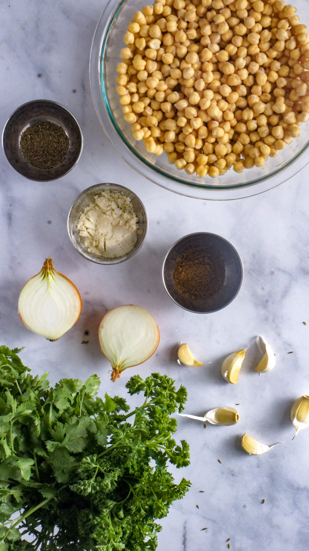 Ingredientes para preparar falafel